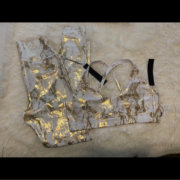 Carbon38 metallic snake high rise pants & bra - Picture 7 of 7